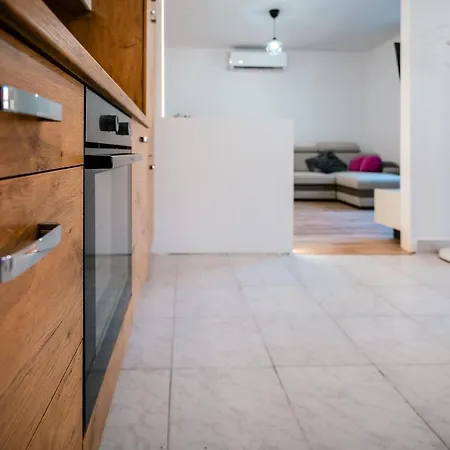 Dinara View Apartment-knin *
