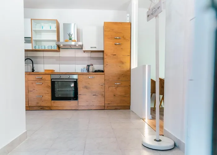 Dinara View Apartment-knin Апартаменты *