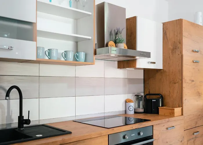 Dinara View Apartment-knin * Книн