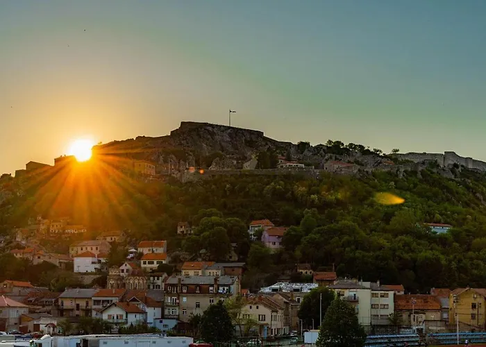 Dinara View Apartment-knin *