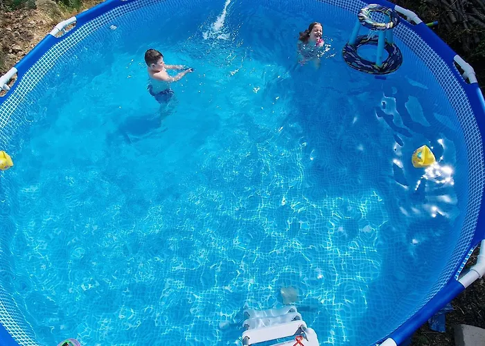 Dinara View Apartment-knin דירה קנין